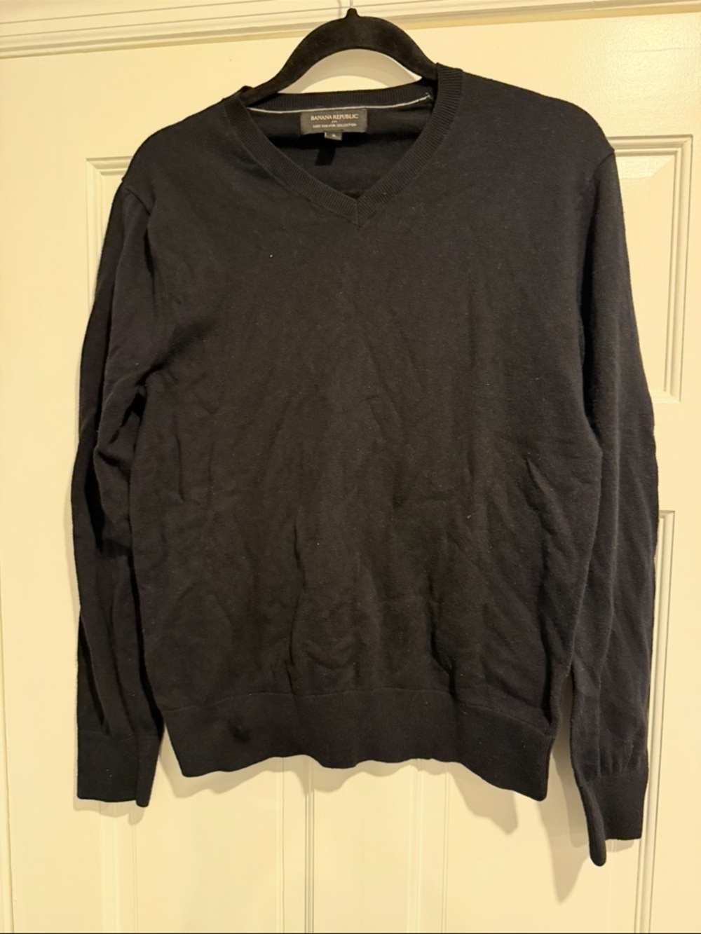 Banana Republic Men's V-Neck Sweater - dark grey size small